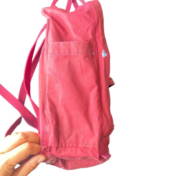 Fjallraven "Kanken" Maroon Backpack, 13" Laptop Sleeve -- Beat Up But Good - Picture 5 of 13